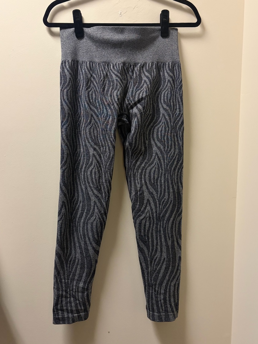 NVGTN Gray Zebra-Pattern High-Waist Leggings Women’s Large